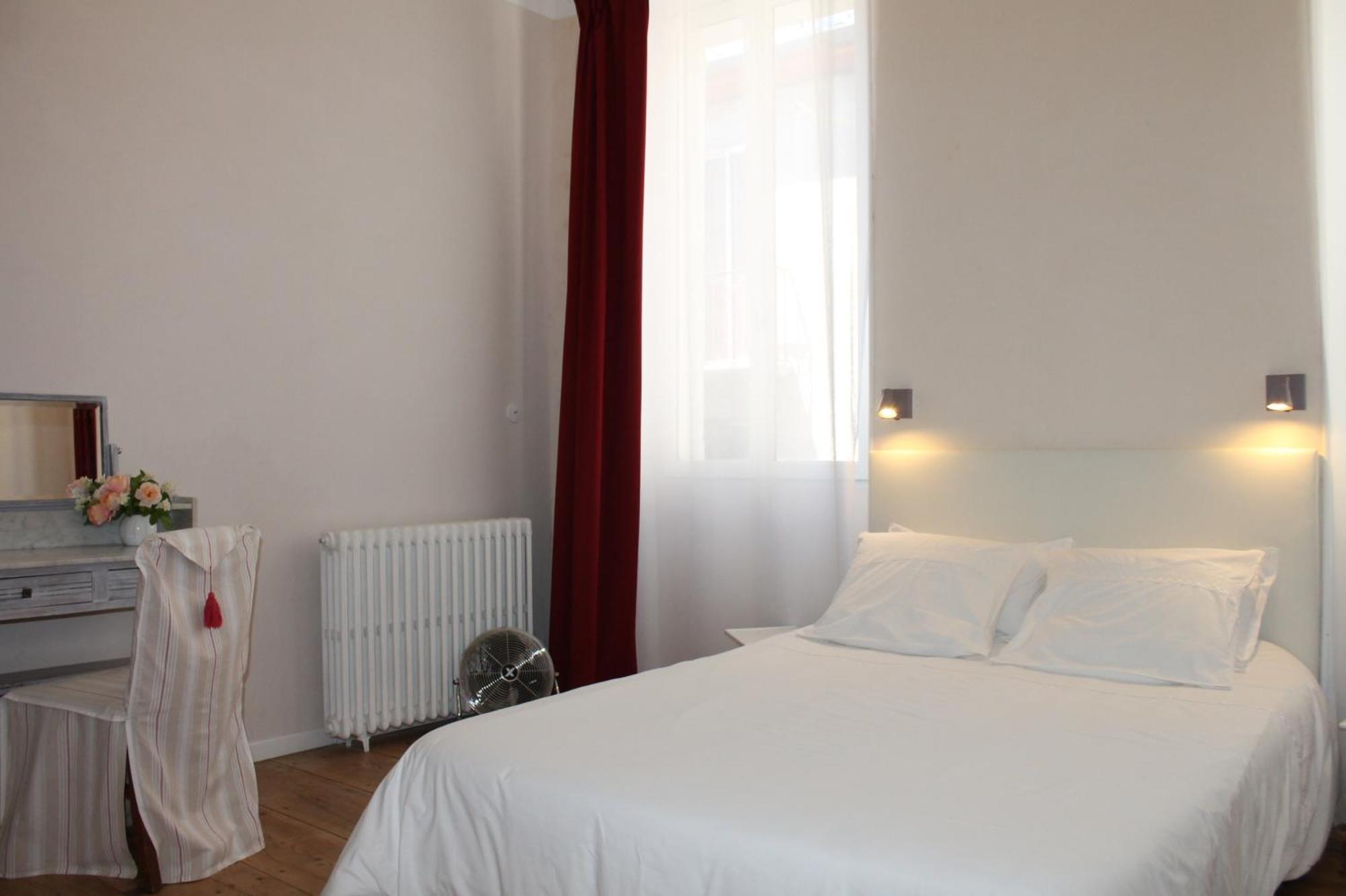 Les Loges De La Suite Prades  Exterior foto